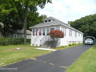 909 Mann Ave, Rensselaer, NY 12144