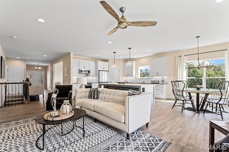 4 Challenger Ct, O'Fallon, MO 63366