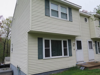 42 Barretts Hill Rd, Hudson, NH 03051