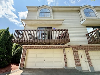 817 Woodtick Rd Unit A, Waterbury, CT 06705