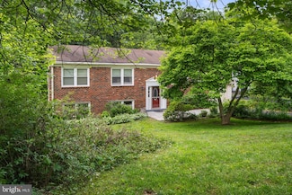 1806 Cranberry Ln, Reston, VA 20191