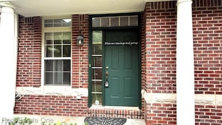 4392 Gateway Cir Unit 59, West Bloomfield, MI 48322
