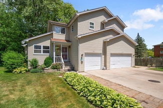 343 S Gilbert St, South Elgin, IL 60177