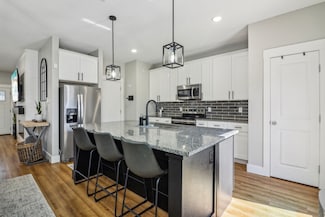 6165 River Pointe Dr, Fort Worth, TX 76114