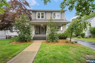 417 Warren Ave, Ho Ho Kus, NJ 07423