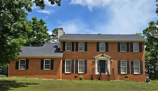 639 Royal Abbey Dr, Stone Mountain, GA 30088