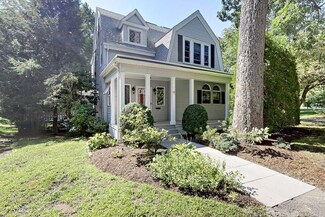 78 Woodbine St, Auburndale, MA 02466