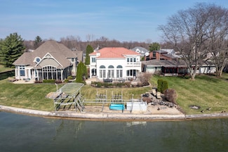 68283 Park Shore Dr, Edwardsburg, MI 49112