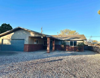 2207 Oregon Ave, Alamogordo, NM 88310