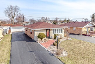 7444 W 75th St, Bridgeview, IL 60455