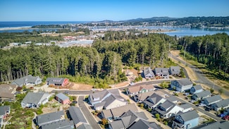 4320 SE Fleming St, South Beach, OR 97366