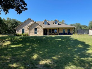 2003 Cobys Cove, Sulphur, OK 73086