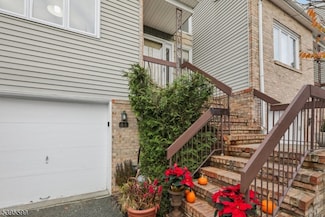 44 Averell Dr, Morris Plains, NJ 07950