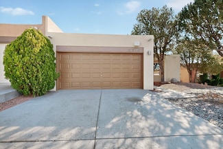 5516 Amistad Rd NE, Albuquerque, NM 87111