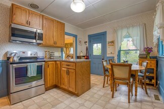 22 Prospect St, Lancaster, NH 03584