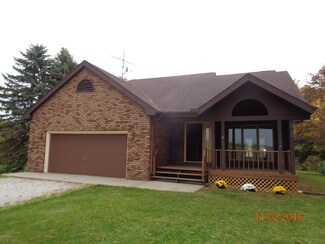 9935 Singer Lake Rd, Baroda, MI 49101