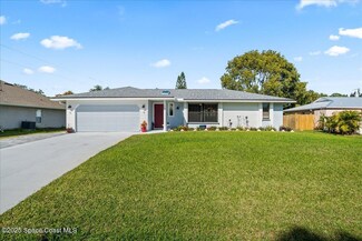 761 SE Cavern Ave, Port Saint Lucie, FL 34983