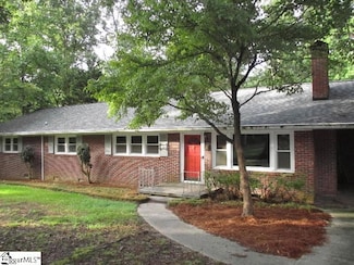 106 Woodview Dr, Laurens, SC 29360