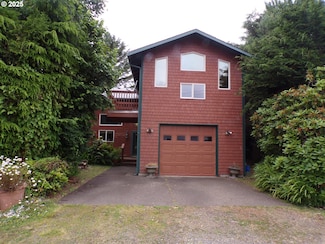 277 N Dolphin St, Rockaway Beach, OR 97136