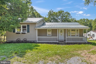 3416 E Point Rd, Elkton, VA 22827