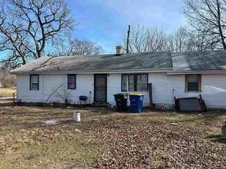 1303 E Butler St, Muncie, IN 47303
