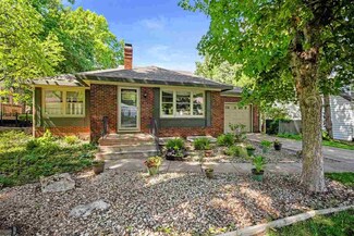 2016 Thackery St, Manhattan, KS 66502