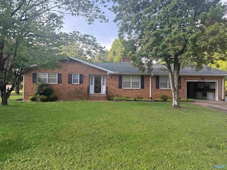 3333 Farriss Dr NW, Huntsville, AL 35810