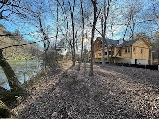 577 Blackberry Dr, Mineral Bluff, GA 30559