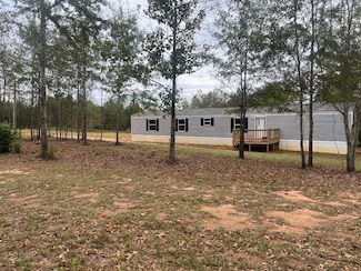 425 Adams Ln, Highland Home, AL 36041