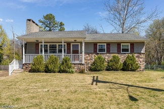 21 Mill St, Stockton, NJ 08559