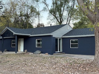 7889 Chilson Rd, Pinckney, MI 48169