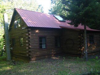 85 Daniels Hill Rd, Newfane, VT 05351