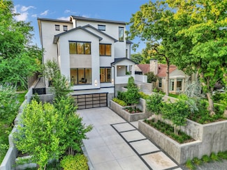 419 W Colorado Blvd, Dallas, TX 75208