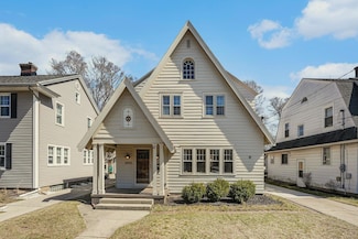 2042 College Ave SE, Grand Rapids, MI 49507
