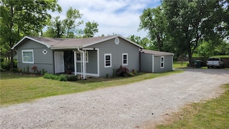 1106 W Olrich St, Rogers, AR 72756