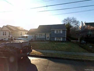 14A Earl Place, Amityville, NY 11701