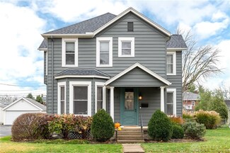 218 S 3rd St, Tipp City, OH 45371