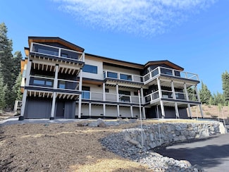 13094 Skislope Way, Truckee, CA 96161