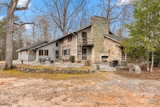 102 Weaver Mill Rd, Columbus, NC 28722