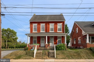 239 E High St, Manheim, PA 17545