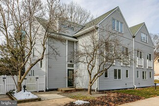 18 Academy Ct, Pennington, NJ 08534