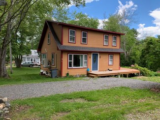 11 Barter Rd, Boothbay Harbor, ME 04538
