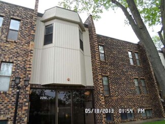 2210 Country Club Dr Unit 15, Woodridge, IL 60517