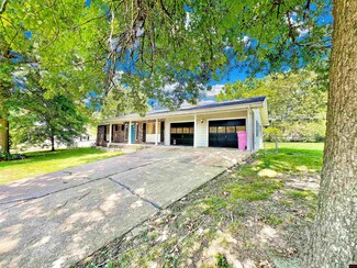 1005 Baer St, Mountain Home, AR 72653