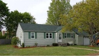 43 Day Cir, Woburn, MA 01801