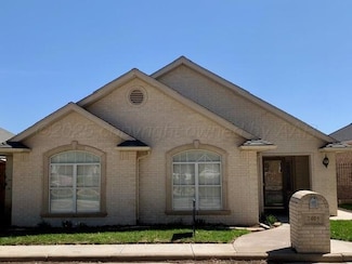 2405 Utica Ln, Perryton, TX 79070