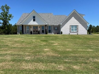 102 E Woodhaven Ln, Mooreville, MS 38857