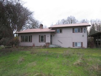 451 2nd St, Toledo, WA 98591