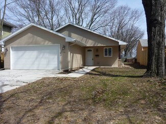 716 S Lynn St, Urbana, IL 61801