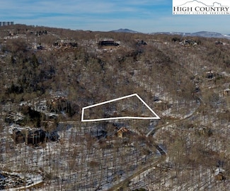 1040 Club Cliffs Dr, Linville, NC 28646